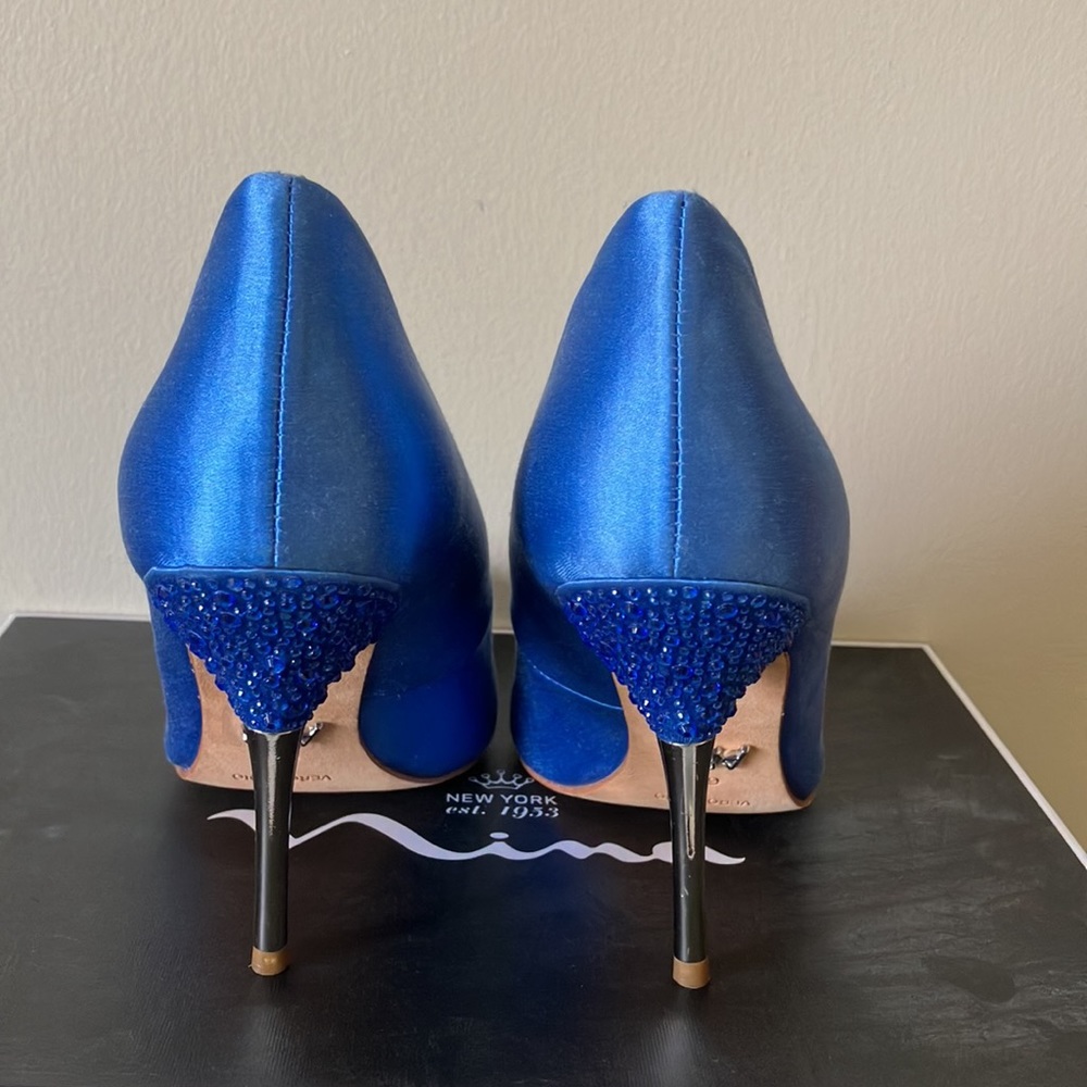 ABS Allen Schwartz stiletto heels